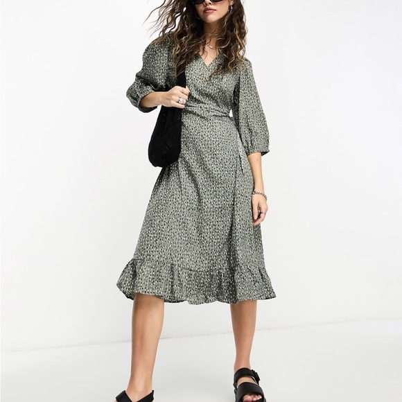 Only Olive Patterned Midi Dress - Picture 1 of 12